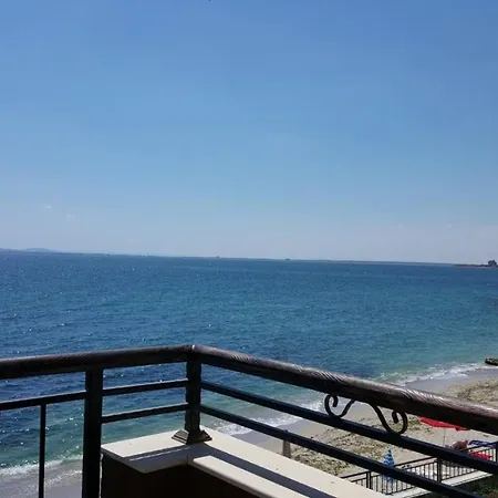 Appartamento и студия в комплекс акротирия Nesebar