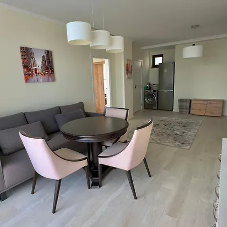и студия в комплекс акротирия Appartamento Nesebar
