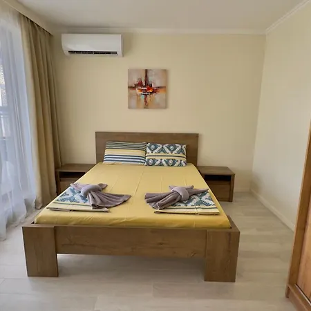 Appartamento и студия в комплекс акротирия